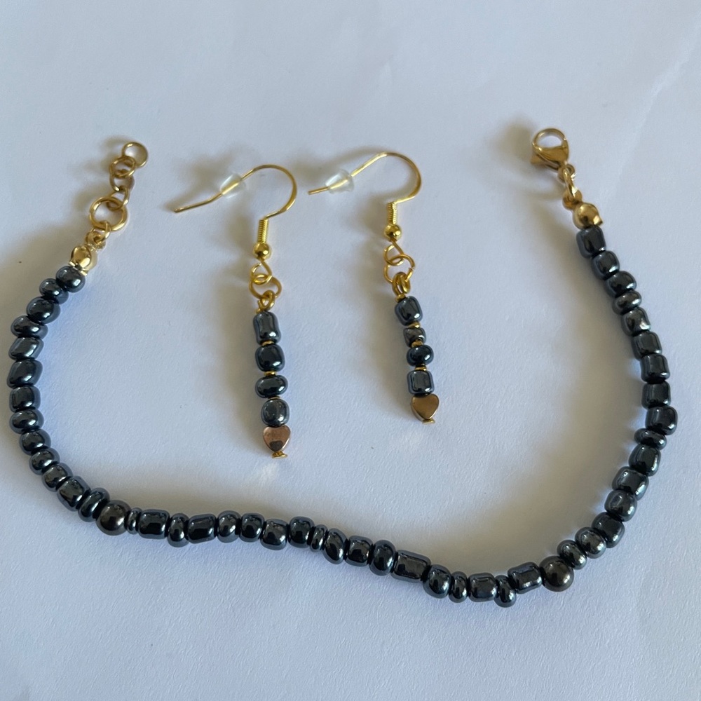 Elegant Gold and Gray Beaded Jewelry Set